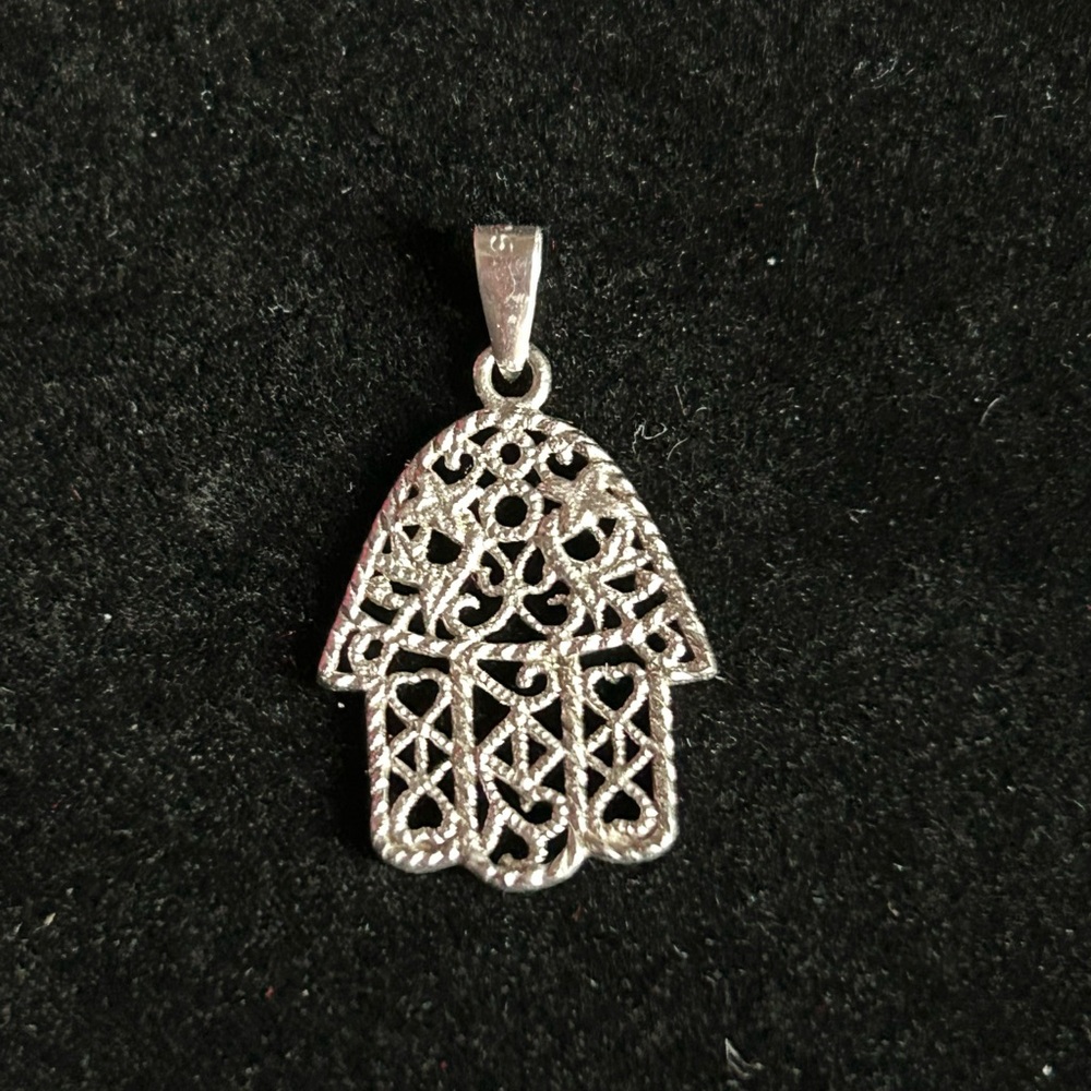 Elegant Silver Hamsa Pendant